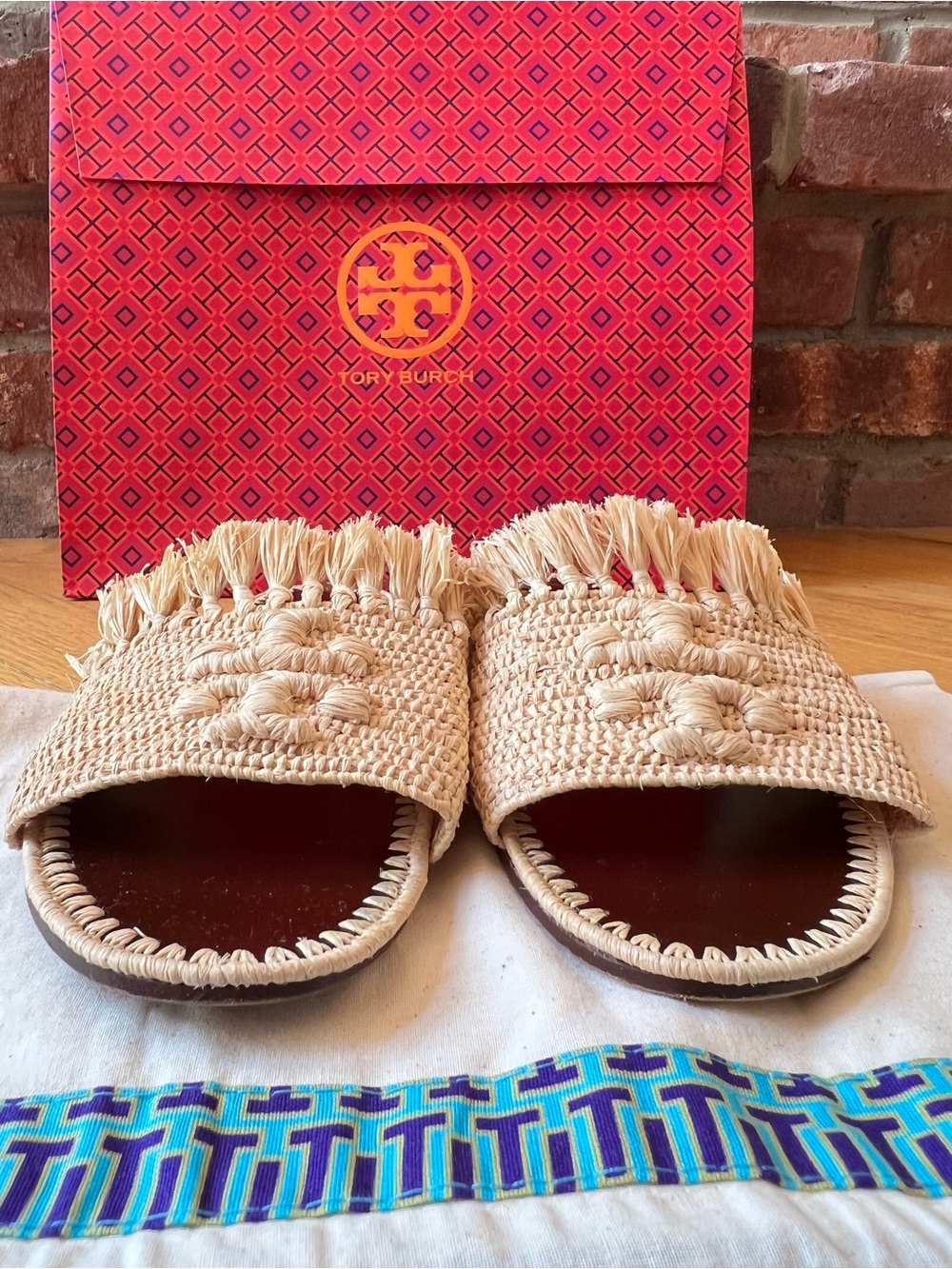 Tory Burch Natural Eleanor Raffia Slide Sandals - Picture 4 of 13